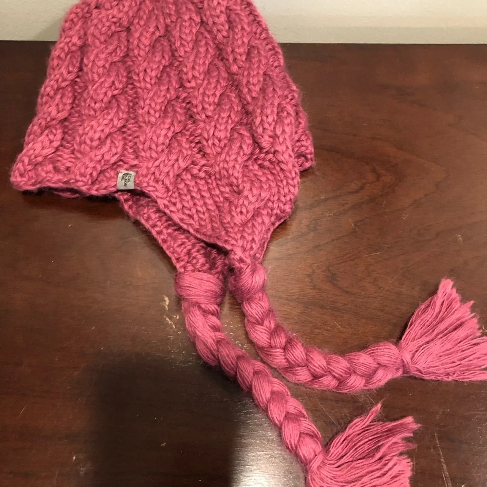 Lot of 3 Women’s Winter hats - Picture 4 of 9